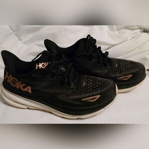 Clifton 9 shoes for women. Size 7.5